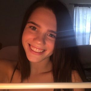 Meet your Posher, Lexi